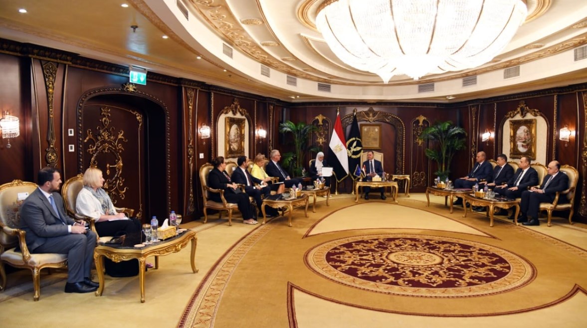 جانب من استقبال الوفد