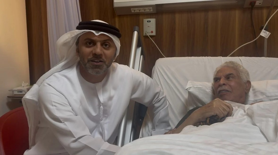 سفير الإمارات يزور حسن شحاته