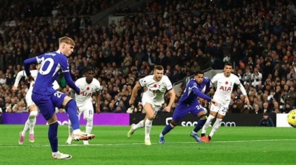 مباراة سابقة بين توتنهام وتشيلسي  مباراة سابقة بين توتنهام وتشيلسي