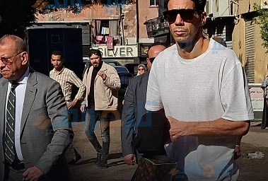 شريف إكرامي يصل إلى محكمة شبرا