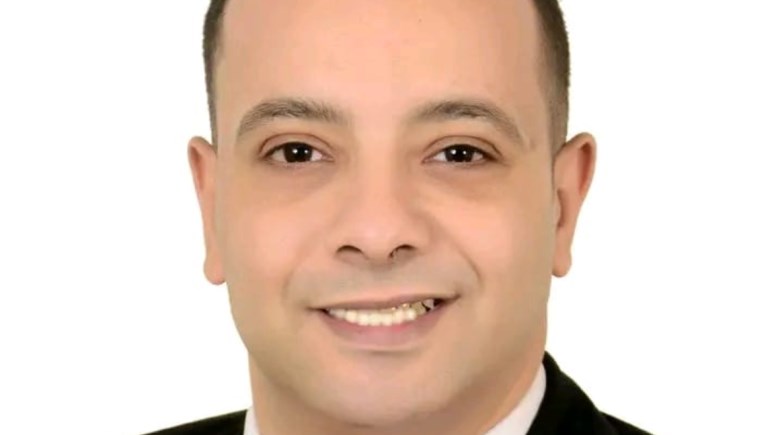عمرو حسين