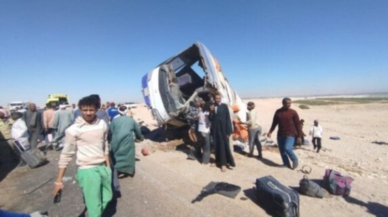 حادث  انقلاب أتوبيس يقل مجموعة من الأطفال خلال عودتهم بالطريق الصحراوي الغربي