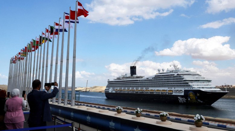 إنشاء محطات تموين جديدة بقناة السويس