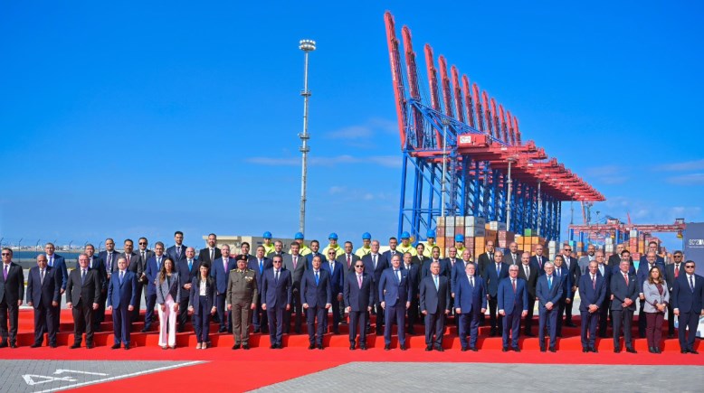 السيسي يفتتح عدد من المحطات البحرية