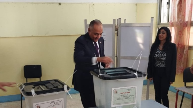 المستشار أحمد بنداري يدلي بصوته في انتخابات النواب 2025