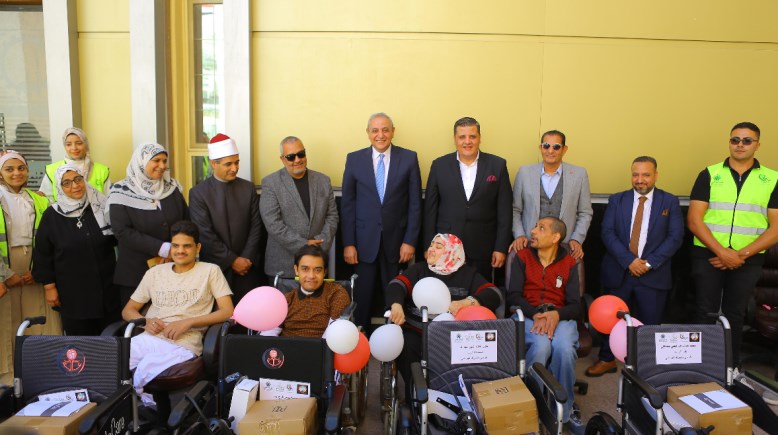  تسليم الكراسي والأجهزة التعويضية لذوي الهمم بالغربية