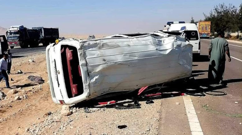  انقلاب ميكروباص - أرشيفية 