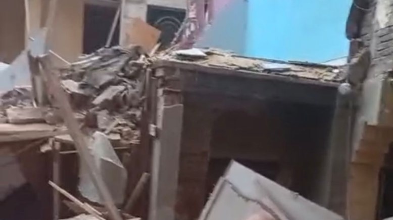 انهيار عقار الخليفة