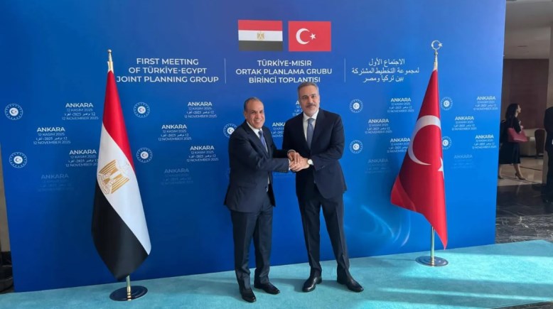 وزير الخارجية الدكتور بدر عبد العاطي مع نظيره التركي