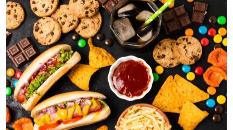 أطعمة فائقة المعالجة 