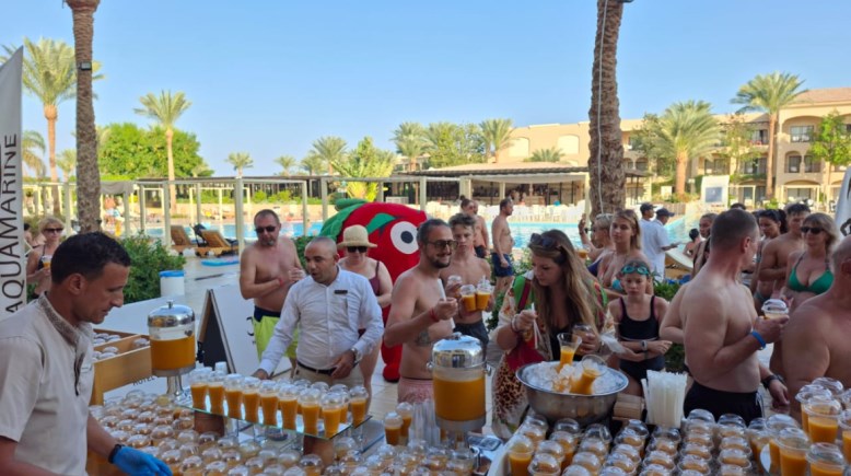 سياح الغردقة 