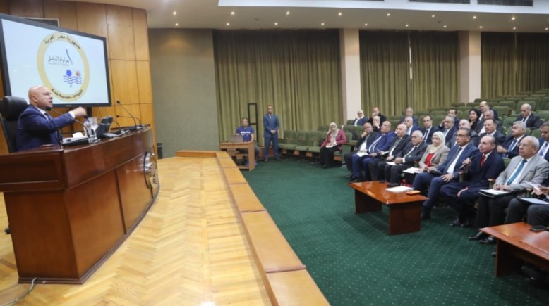  اجتماع كامل الوزير مع مصنعين مكونات صناعة السيارات  