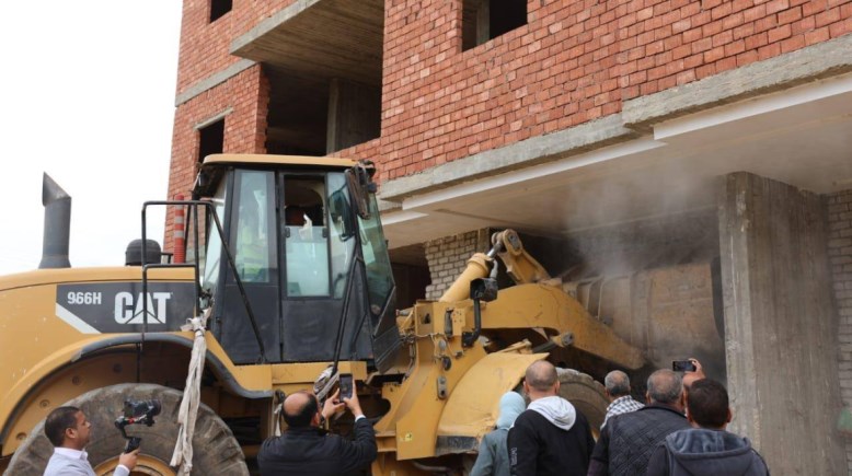 إزالة البرج المخالف