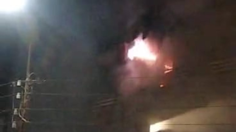 جانب من الحريق