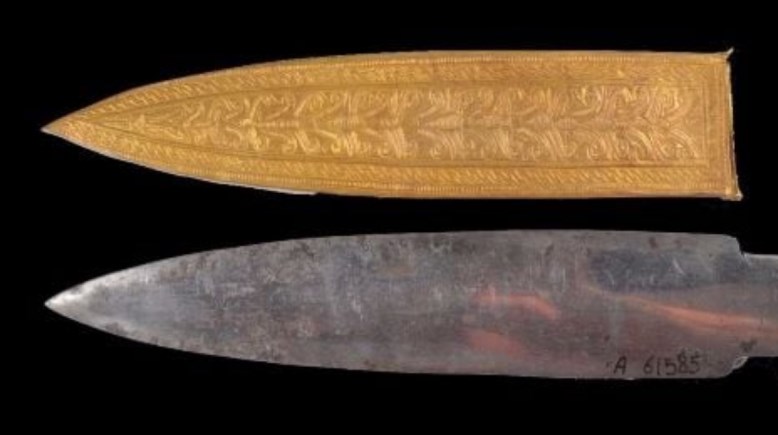 شفرة خنجر توت عنخ آمون