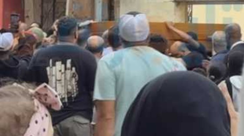 لحظة خروج جثمان إسماعيل الليثي من مسجد ناصر 