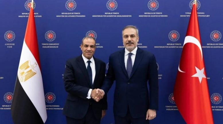 لقاء وزير الخارحية المصري ونظيره التركي في أنقرة 