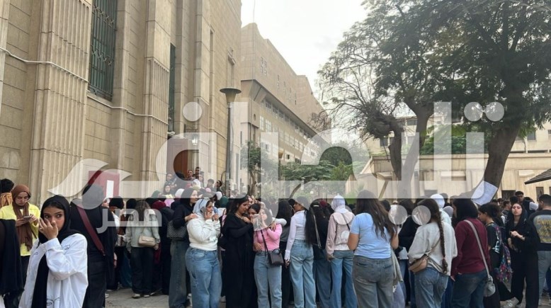  أزمة منع طلاب تجارة إنجليزي من دخول الأمتحان