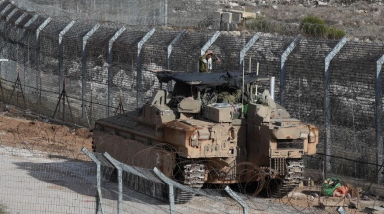 دبابة إسرائيلية قرب الحدود السورية