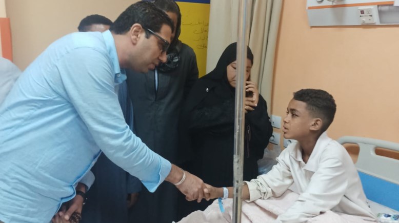 نائب محافظ الأقصر يتفقد مصابي حادث أتوبيس صحراوي الأقصر 