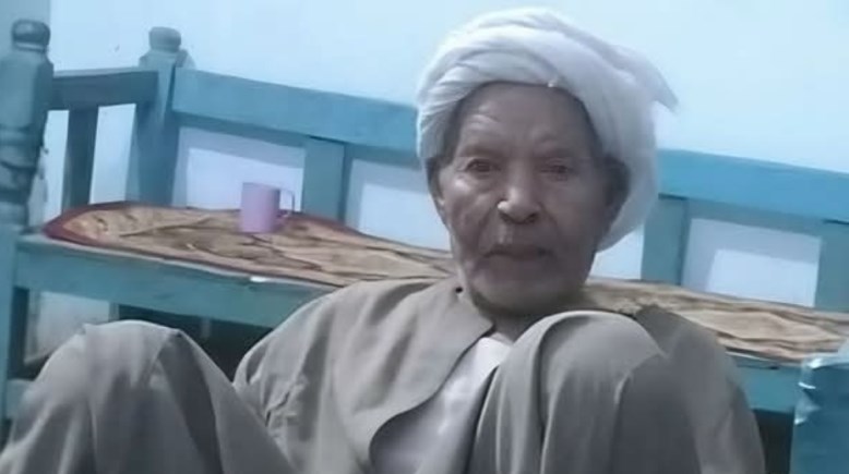 رحيل أقدم حافظ للقرآن الكريم بأصفون المطاعنة.. وفاة الشيخ مصطفى داود عن عمر يناهز 100 عام