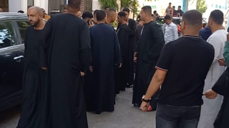 استقبال مصطفى بكري في قنا بحفازة كبيرة من أبناء المحافظة