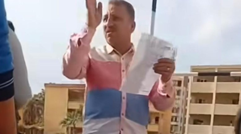 جانب من الفيديو  