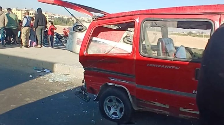 انقلاب سيارة سوزوكي بطريق الواحات - جانب من الحادث 