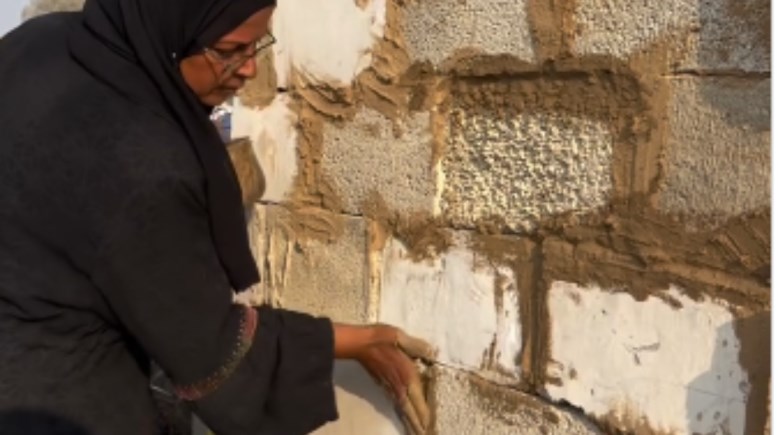 السيدة فاتن الشاعر من قطاع غزة