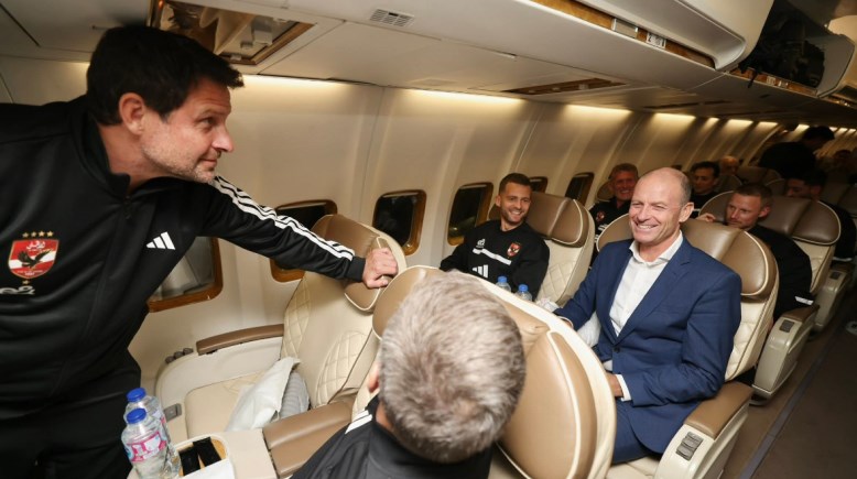 المدير الفني للأهلي ييس توروب وجهازه المعاون 