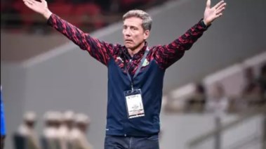 ألكسندر سانتوس المدير الفني لـ الجيش الملكي