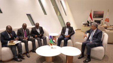 وزير السياحة والاثار المصري مع نظيره الزامبي