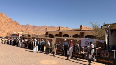 الناخبون يصطفون أمام لجان شرم الشيخ