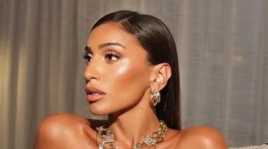 الفنانة دينا الشربيني 