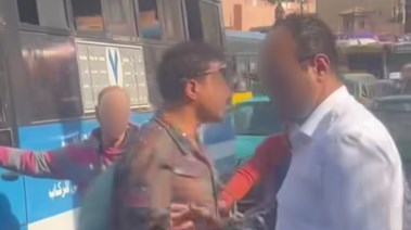 لقطة من فيديو مشاجرة سائق الملاكي والأتوبيس بالقاهرة