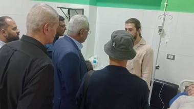 مسؤول محافظة البحر الأحمر يتفقد مصابي الحادث