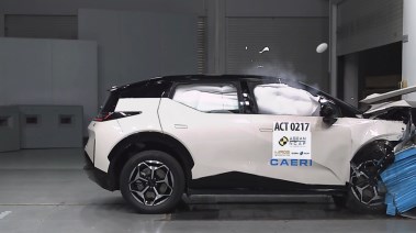 اختبار الأمان لسيارة زيكر X