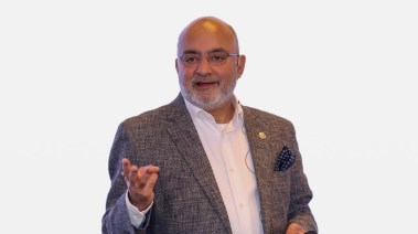 أنكوش أرورا الرئيس التنفيذي لشركة المنصور للسيارات