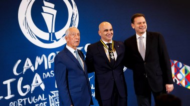 تكريم منتخب البرتغال من رئيس الجمهورية