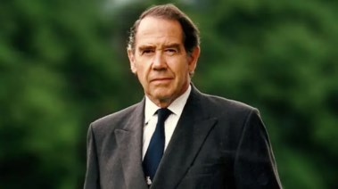  السير تيرينس إنجليش 