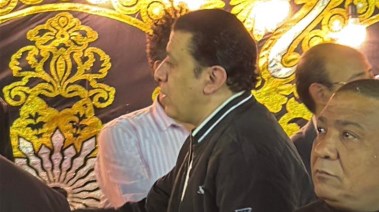 مصطفى كامل في عزاء المطرب الراحل