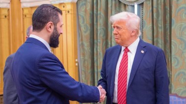 الرئيس الأمريكي دونالد ترامب ونظيره السوري أحمد الشرع