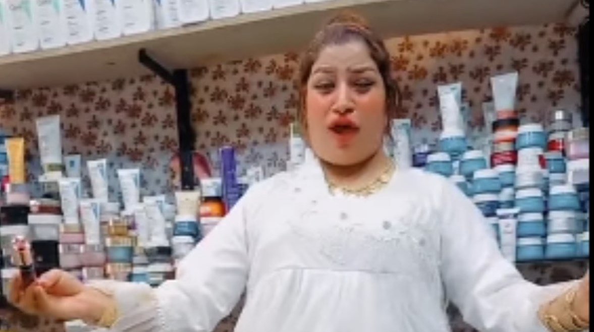 قمر الوكالة