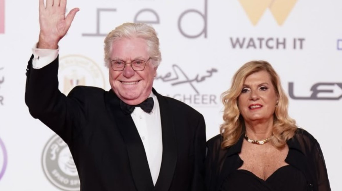 حسين فهمي وزوجته في حفل ختام المهرحان