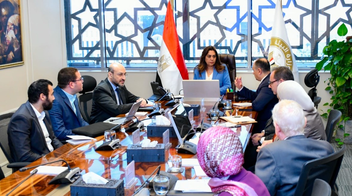 وزيرة التنمية المحلية والقائم بأعمال وزير البيئة الدكتورة منال عوض