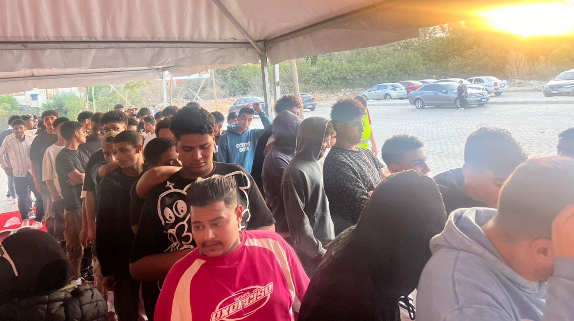 جانب من الانتخابات باحد لجان محافظة الجيزة