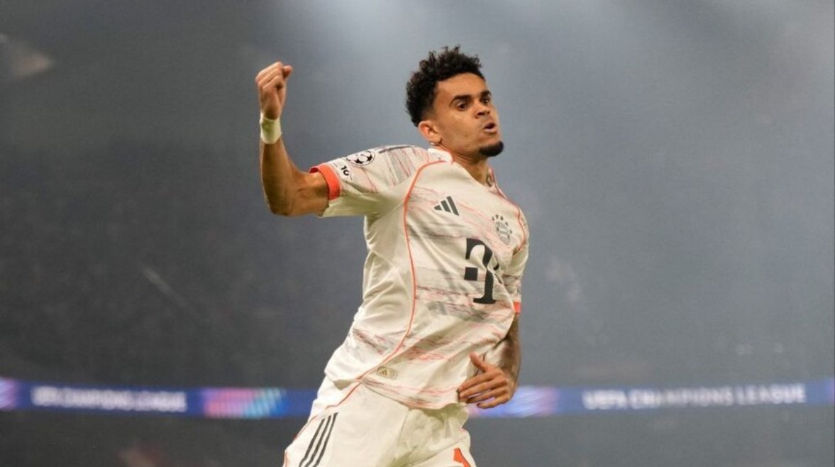 طرد لويس دياز بعد تسجيله هدفي اللقاء