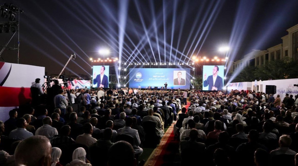 دعاية انتخابية للمرشحين