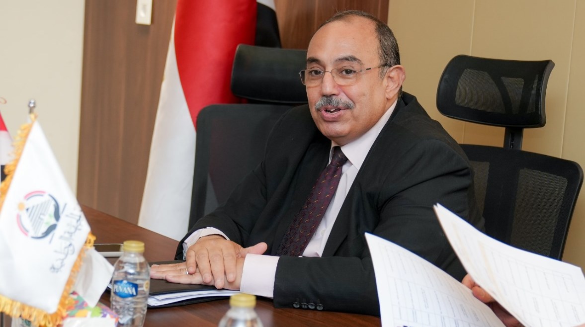 الوزير محمد عبد الظاهر أمين أمانة العلاقات الحكومية