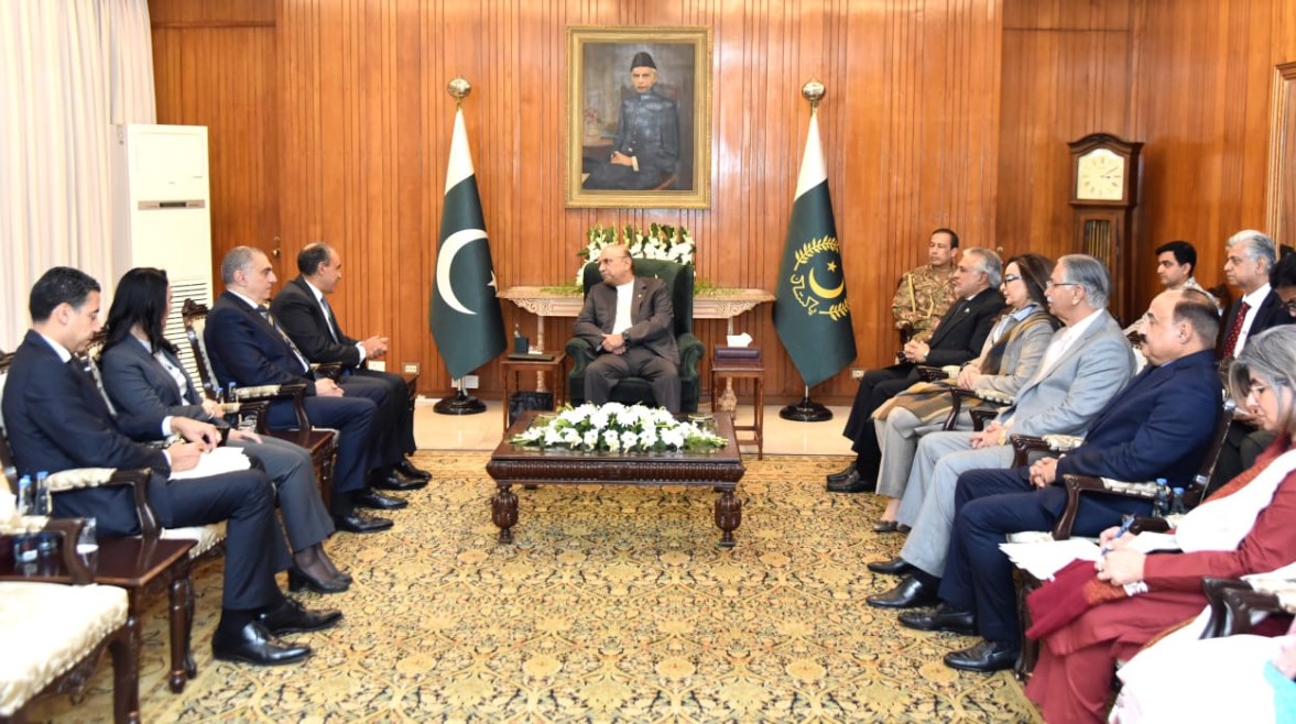 وزير الخارجية الدكتور بدر عبد العاطي مع الرئيس الباكستاني